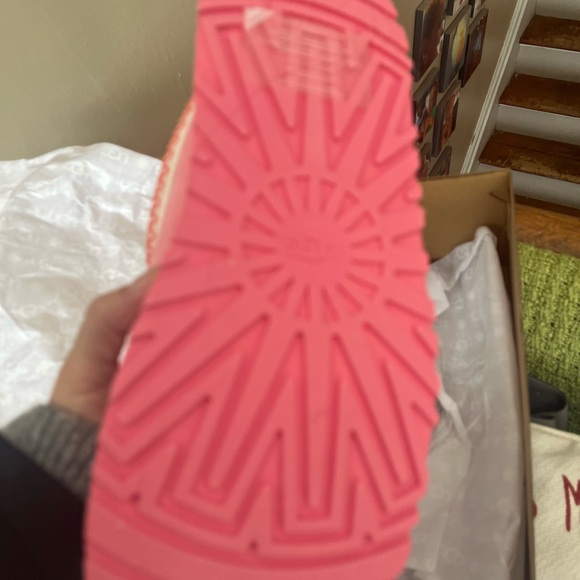 Pink Valentine’s Day Uggs ! Straight from Uggs ! - Picture 2 of 8